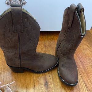 Toddler girl’s cowboy boots